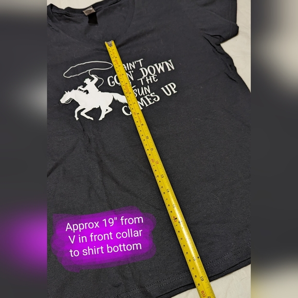 Garth Brooks, ladies med, T shirt, BNWOT - Picture 3 of 6